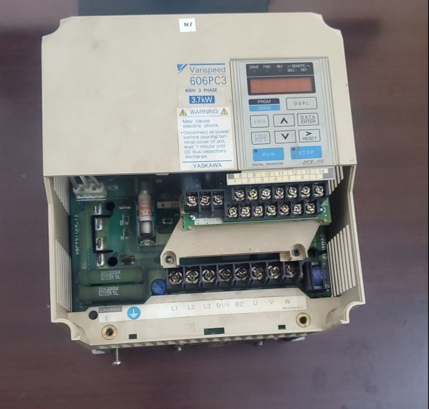 关于如何排查变频器问题及针对工业电机的快速安川(Yaskawa)变频器故障排查解决方案的实用指南。